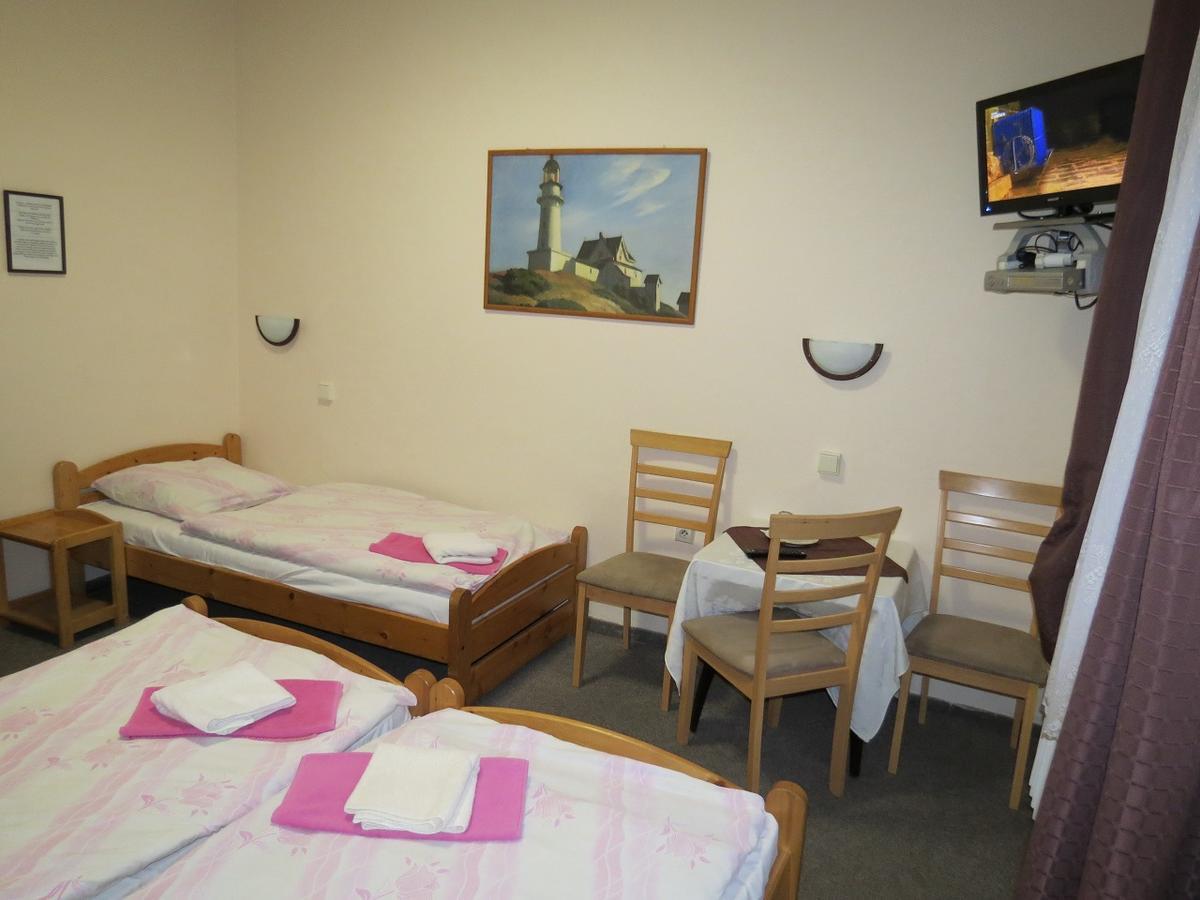 Hotel Cesky Dvur Beroun  Exterior photo